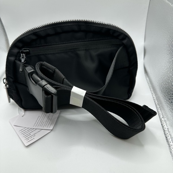 New original Lululemon black bag - Picture 3 of 3